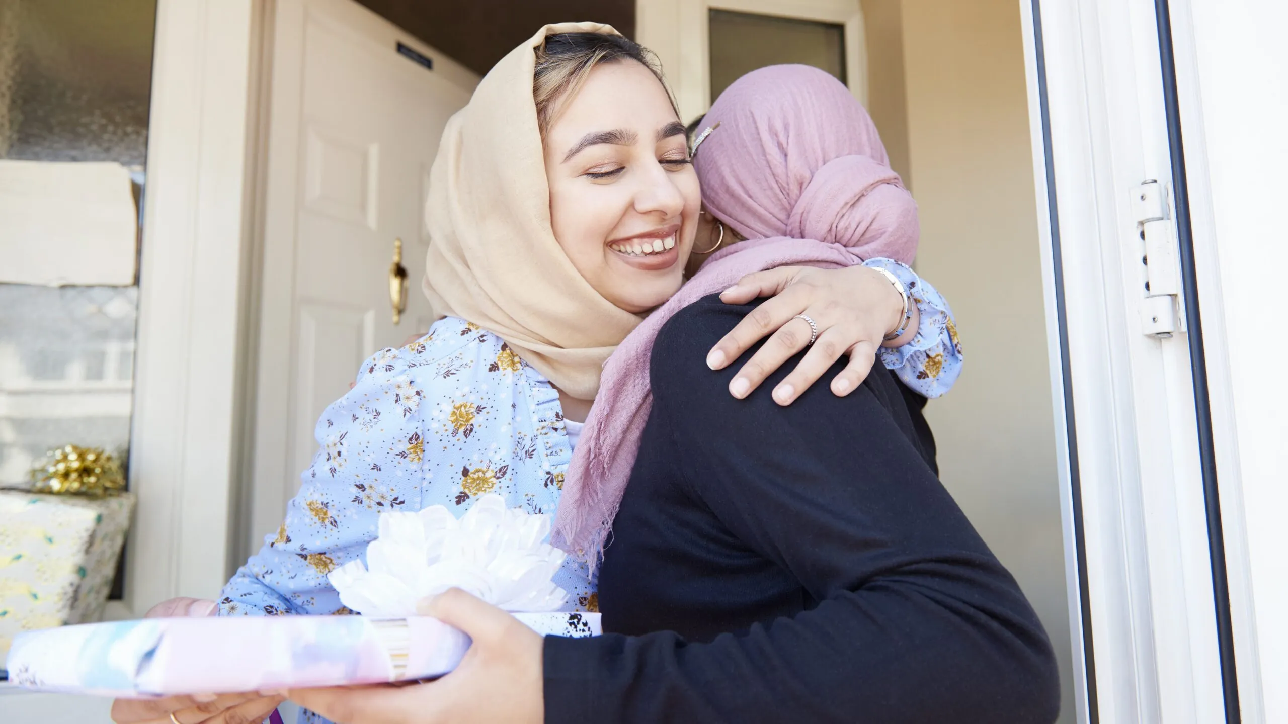 reward-gift-horizontal-scaled